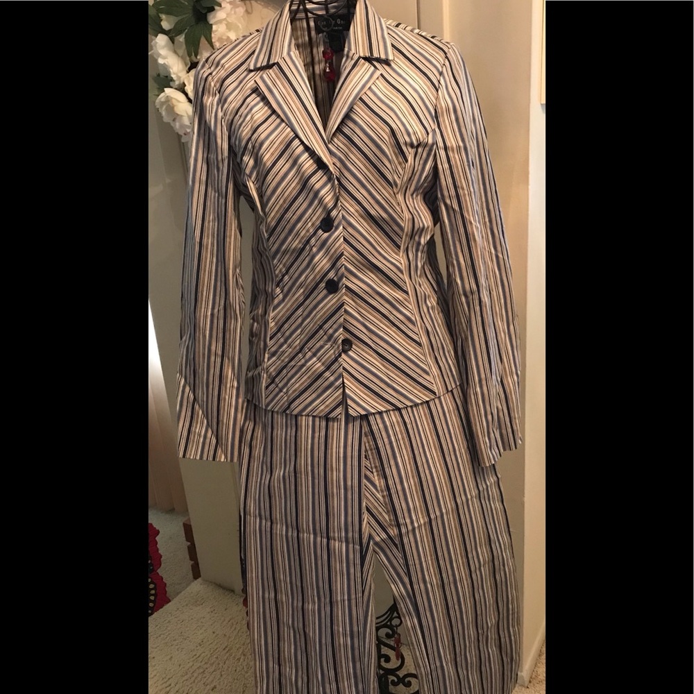 Chapter One Capri Suit Multicolored Size 10
